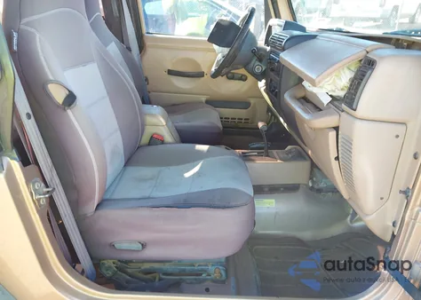 2000 Jeep Wrangler Sport from USA, damaged, VIN 1J4FA49S4YP752056